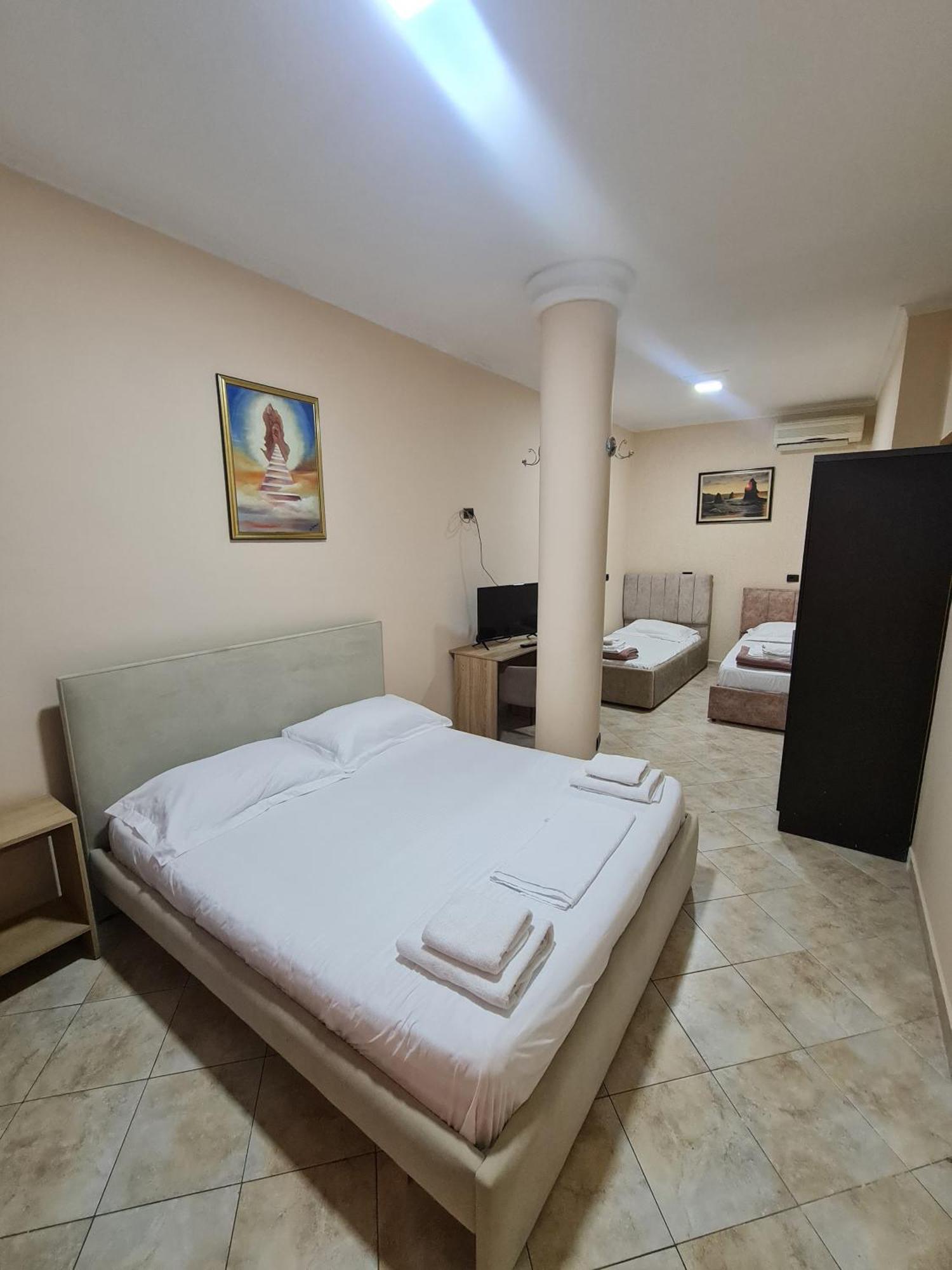 Hotel La Villa Tirana Exterior foto